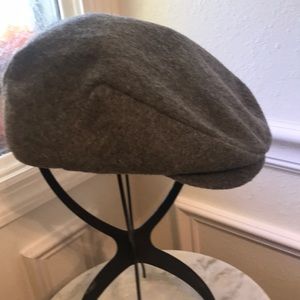 Mens GRAY Wool CAP😀.     Size large